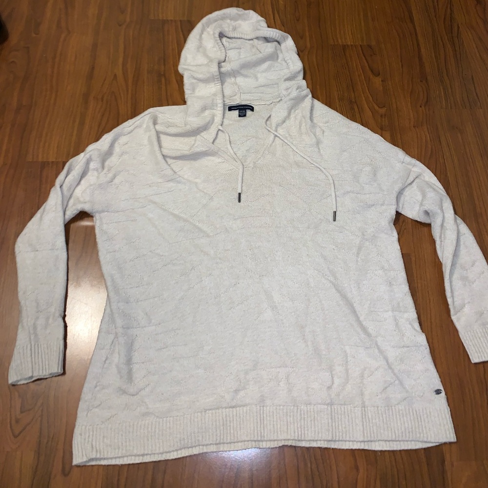 4/$13 SALE Cream colored hooded sweater
